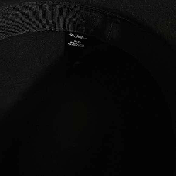 Saks Fifth Avenue black hat. Never worn! - Picture 4 of 4